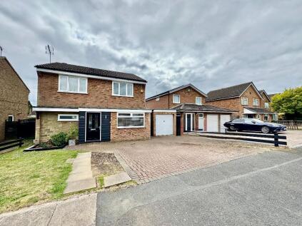 Hazelwood Close, Putteridge, Luton, Bedfordshire, LU2 8AR