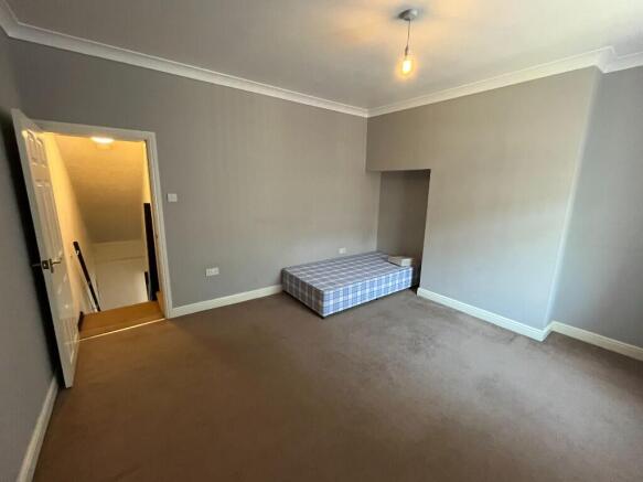 2 bed Terraced to rent Image 10