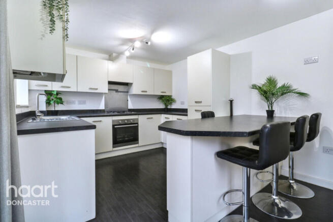 3 bed Semi-Detached for sale Image 5