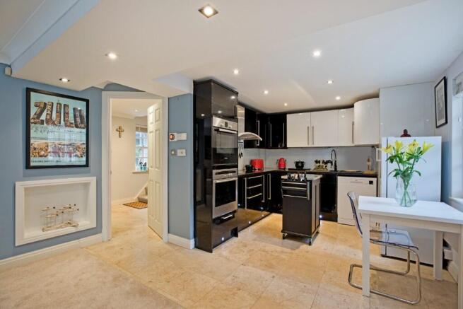 3 bed Detached for sale Image 4