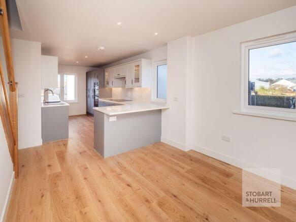 Lounge to Kitchen 