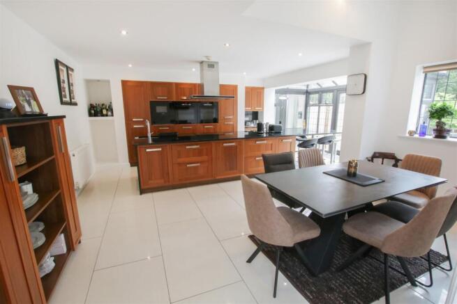 LARGE OPEN PLAN LIVING DINING KITCHEN