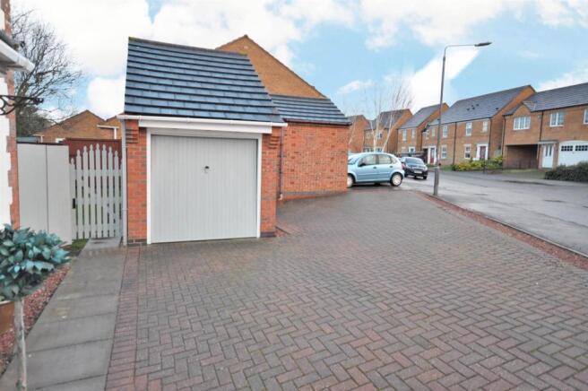 SINGLE GARAGE