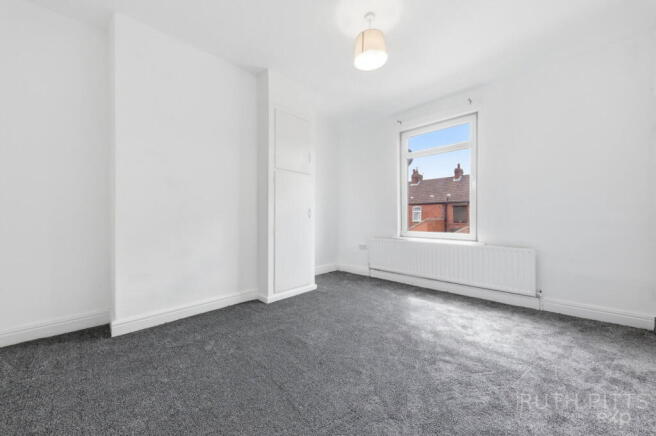 3 bed Terraced for sale Image 11
