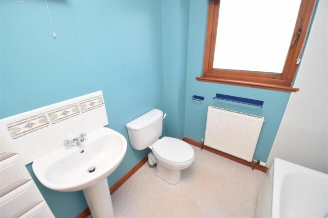 BATHROOM (2).JPG