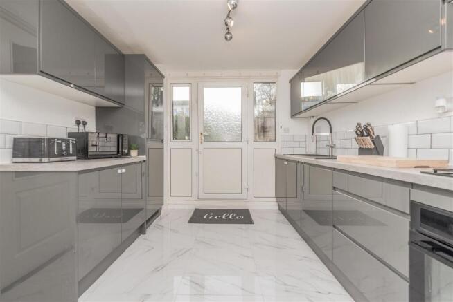 Fitted Kitchen: