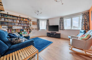 16, Haymills Court, Hanger Green, London W5 3EW