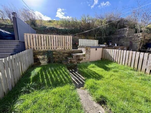 3 bed Terraced for sale Image 8