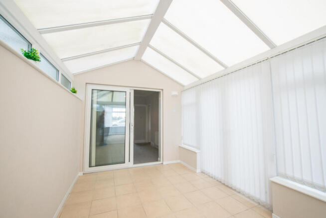 3 bed Semi-Detached to rent Image 10