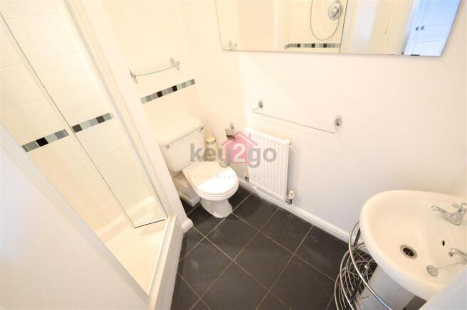 2 bed Flat to rent Image 11