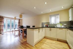 Flat 4, 22 28 Three Bridges, Whites Grounds, London SE1 3LA