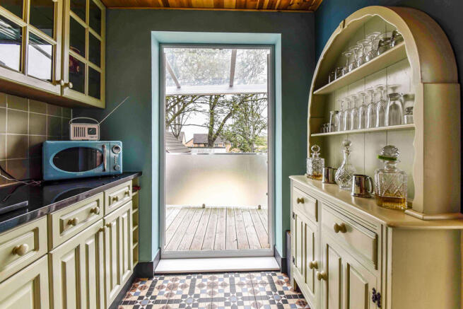 Kitchen / Dining Roo
