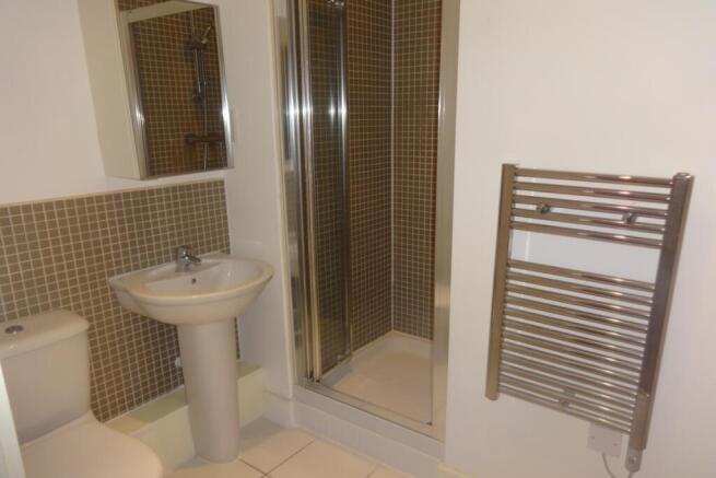 2 bed Apartment to rent Image 5
