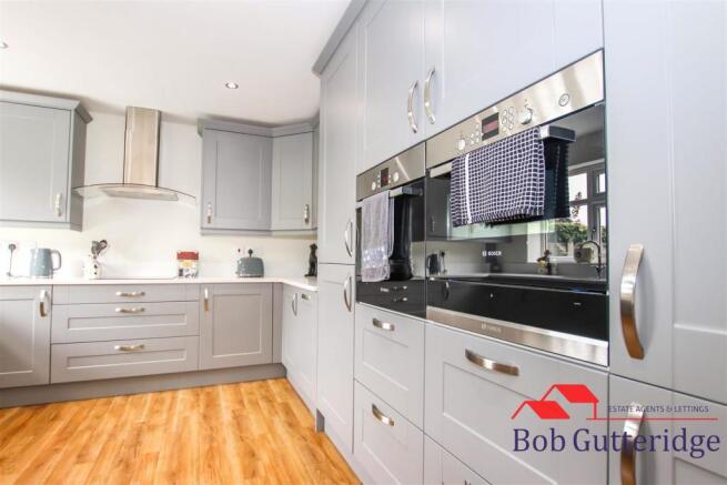 OPEN PLAN FITTED KITCHEN / DINER / FAMILY ROOM