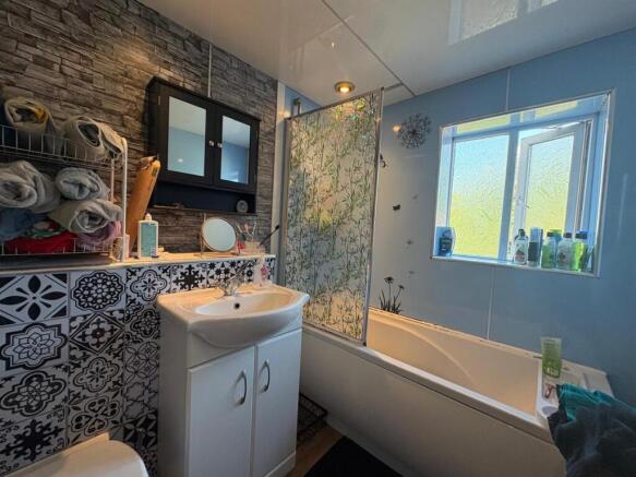 3 bed Terraced for sale Image 4