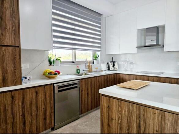 4 Bedroom Bungalow f