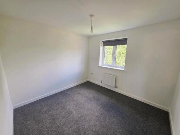 3 bed Detached to rent Image 8