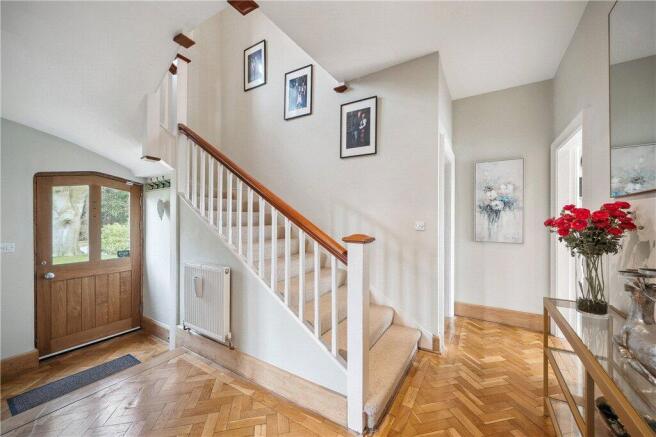 5 bed Detached for sale Image 10