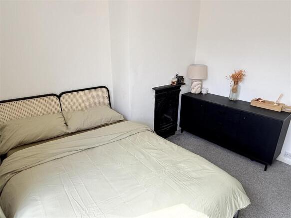 2 bed Terraced for sale Image 8