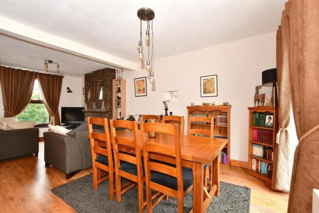 Lounge/Kitchen