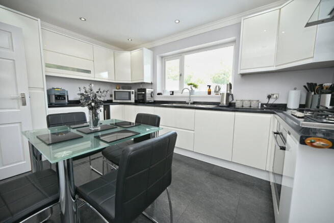 2 bed Detached Bungalow for sale Image 5