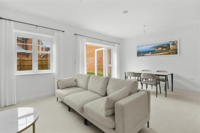 45 Orchid Drive, HP10 9GH-8.jpg