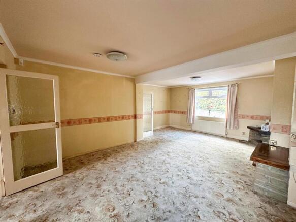 3 bed Semi-Detached for sale Image 7