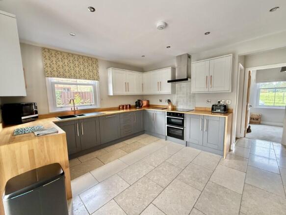 49 High Street, Offord D'Arcy, Cambridgeshire. PE19 5RF photo 4
