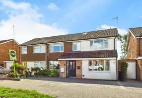 39, Oakwood, Horsham RH13 8JG