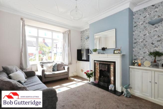 BAY FRONTED LOUNGE