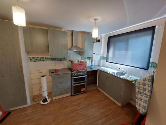 2 bed Semi-Detached to rent Image 4