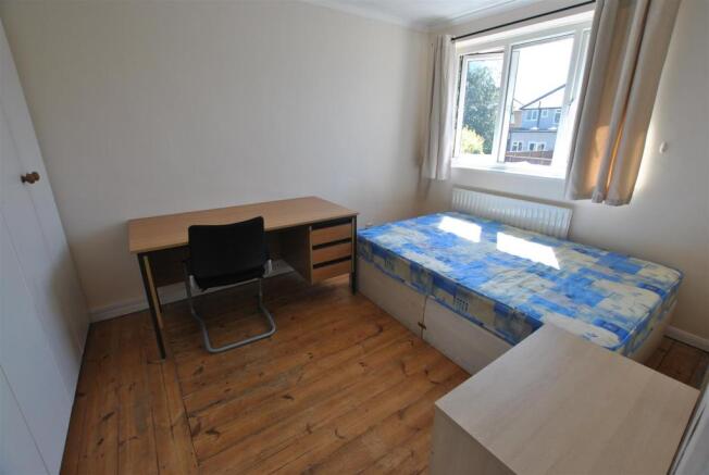 Bedroom 1.JPG