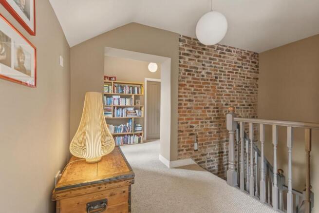 4 bed Semi-Detached for sale Image 12