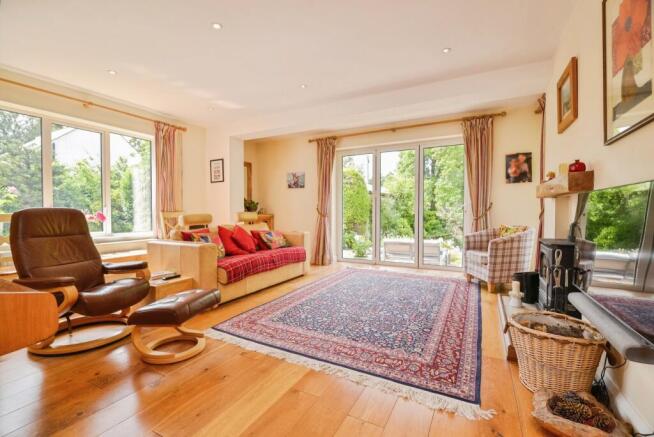 4 bed Detached for sale Image 7