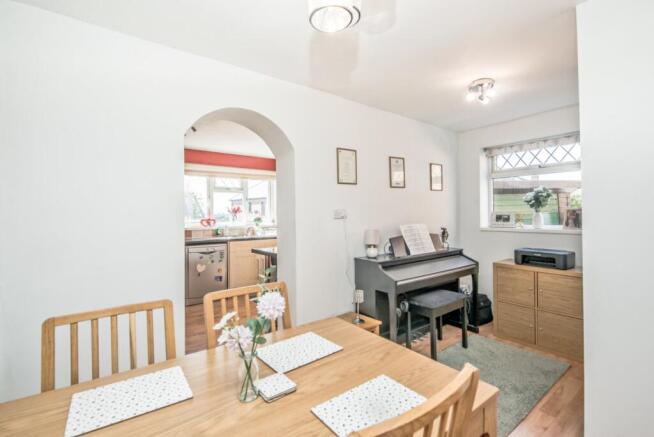 3 bed Semi-Detached for sale Image 6