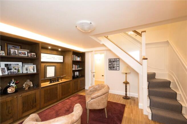 4 bed House for sale Image 11