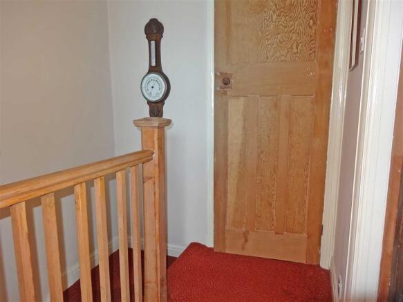 FIRST FLOOR LANDING