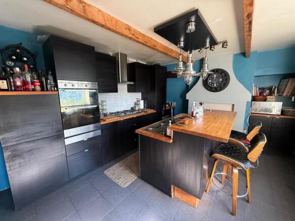 3 bed Terraced for sale Image 7