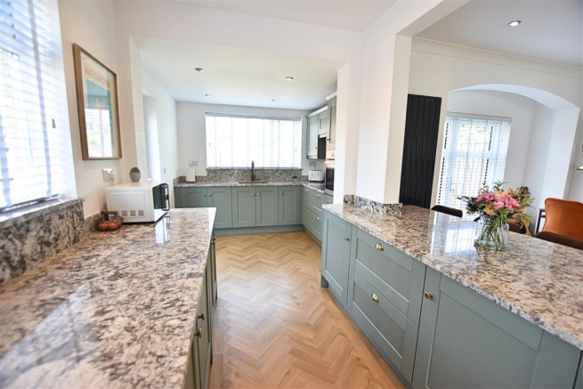 LIVING KITCHEN DINER