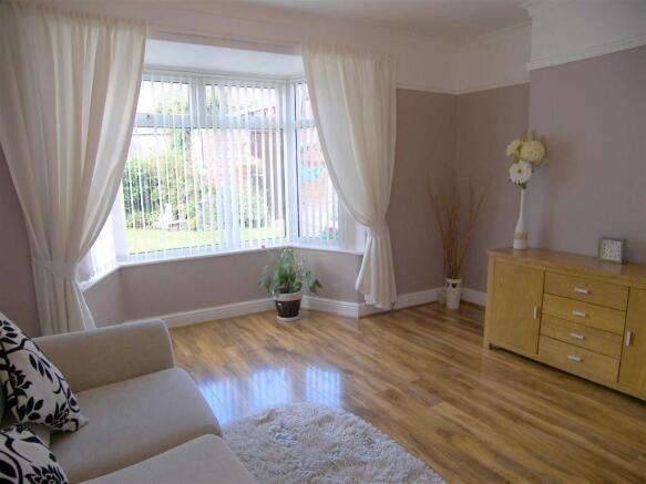 DINING ROOM / SITTING ROOM (REAR)