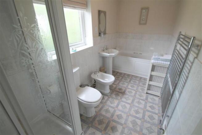En-suite bathroom