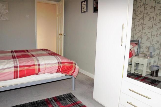 Bed2a.JPG
