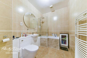 Flat 10, 3, Millennium Square, London SE1 2PW