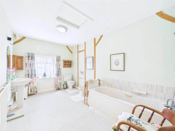 4 bed Character Property for sale Image 8