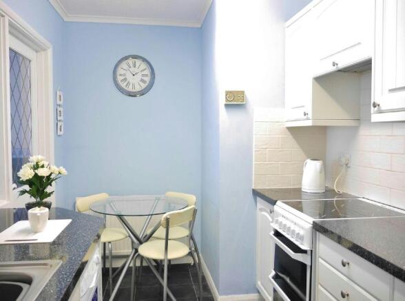 Kitchen Photo 3