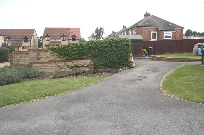 Garden / drive