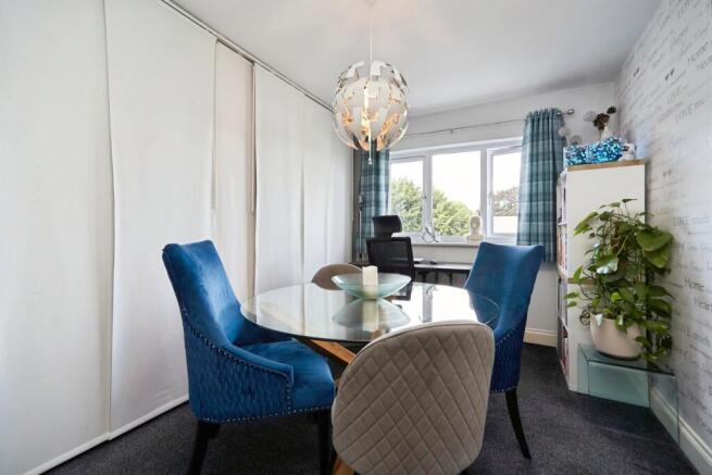 2 bed Apartment for sale Image 9