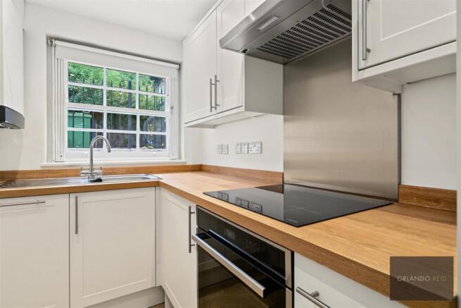 Flat A, Cadmus House SW4 7XA-5.jpg