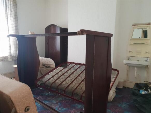 BEDROOM 2