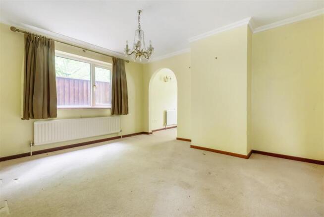31 Lower Road - Living Room2.jpg